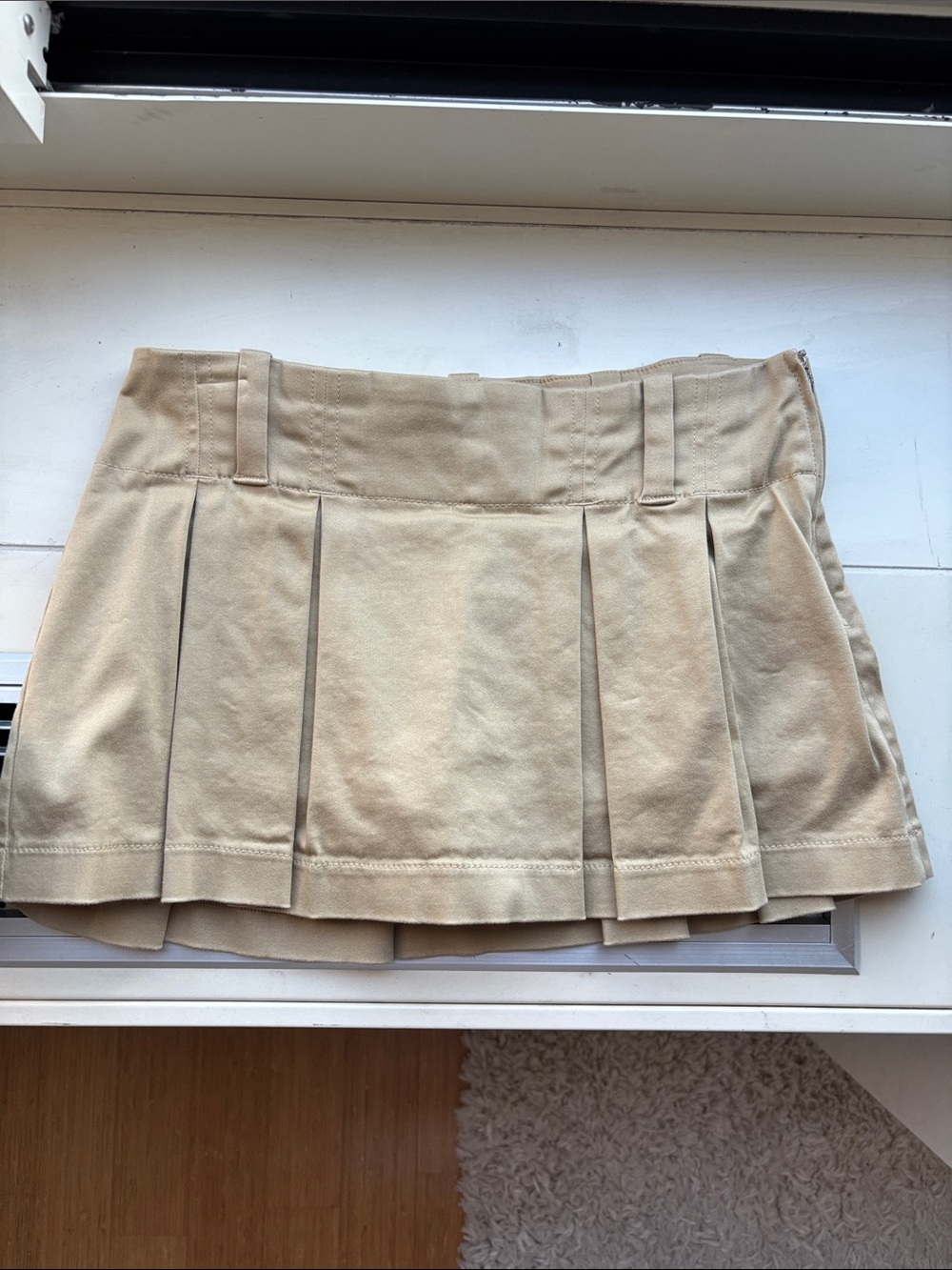 Aritzia Sunday Best Khaki Pleated Mini Skort size 6